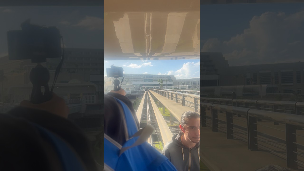 Трамвай в аэропорту Орландо — прибытие поезда на терминал MCO 