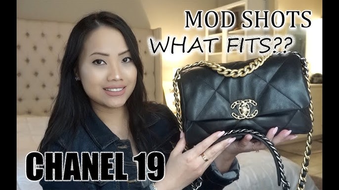 CHANEL 19 BAG REVIEW II First Impression II What's in my bag? II