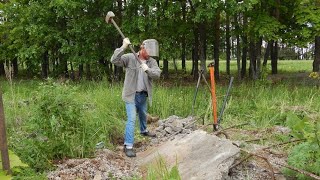 картинка: Всё крушил как сумасшедший добывая металл. Добыча металлолома, уборка территории