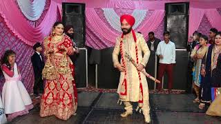 Fusion of Nai Jana nai Jana Tere naal and reply song. Best dance performance by couple on wedding