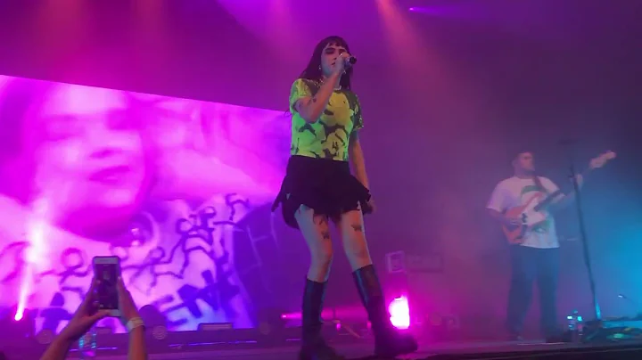 Benee - Supalonely (Live at the Big Top, Sydney 2022)