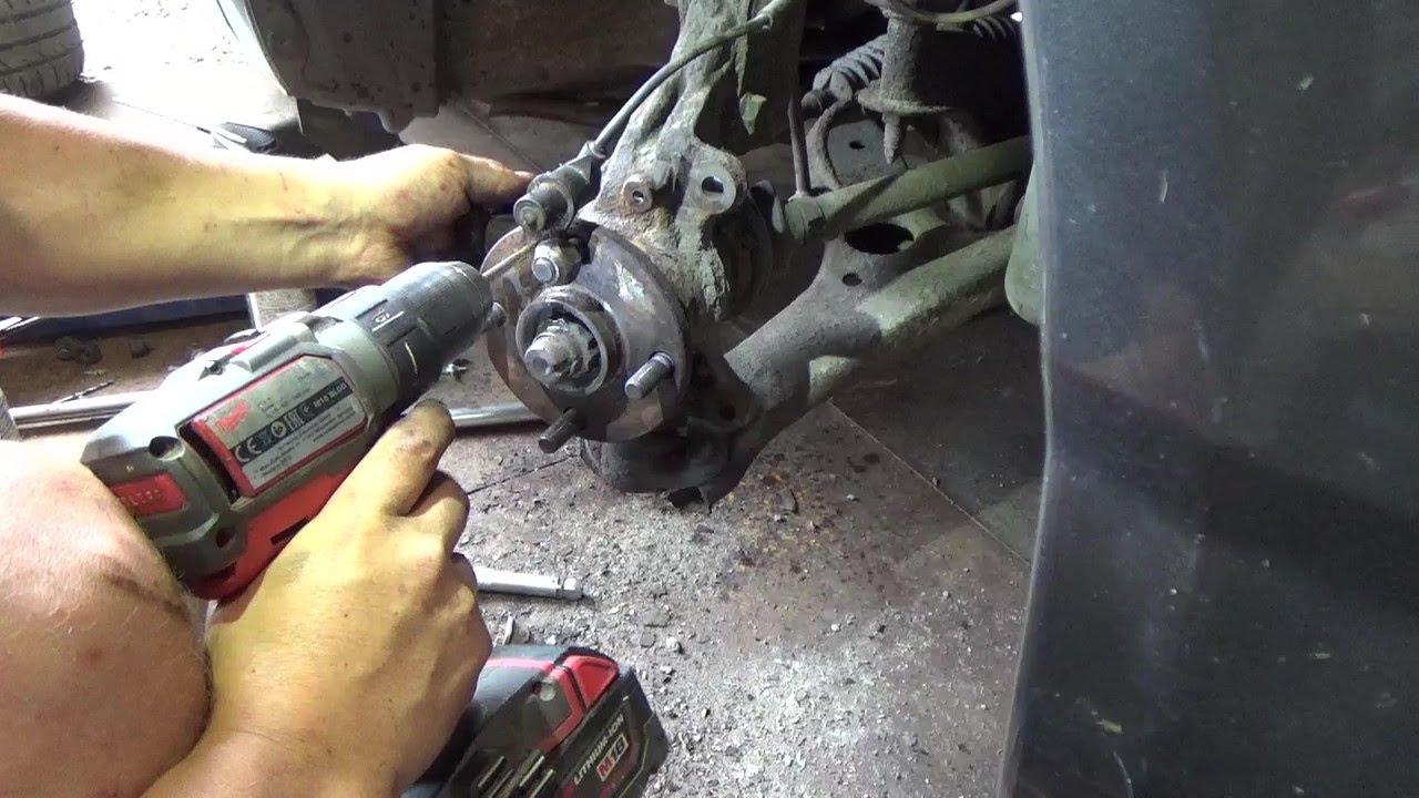 Etujarrukilvet osa 2  ongelmia havaittavissa absin anturin pultti poikki..