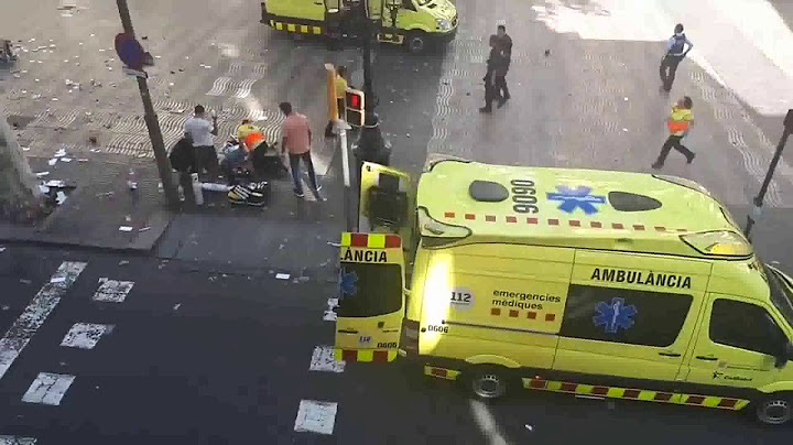 Van atropela pessoas em Barcelona