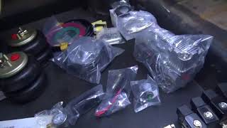 １９５９　impala　エアサス作業してたら　視聴者様が遊びに来てくれました　(*´▽｀*)　Lowrider production of Japan