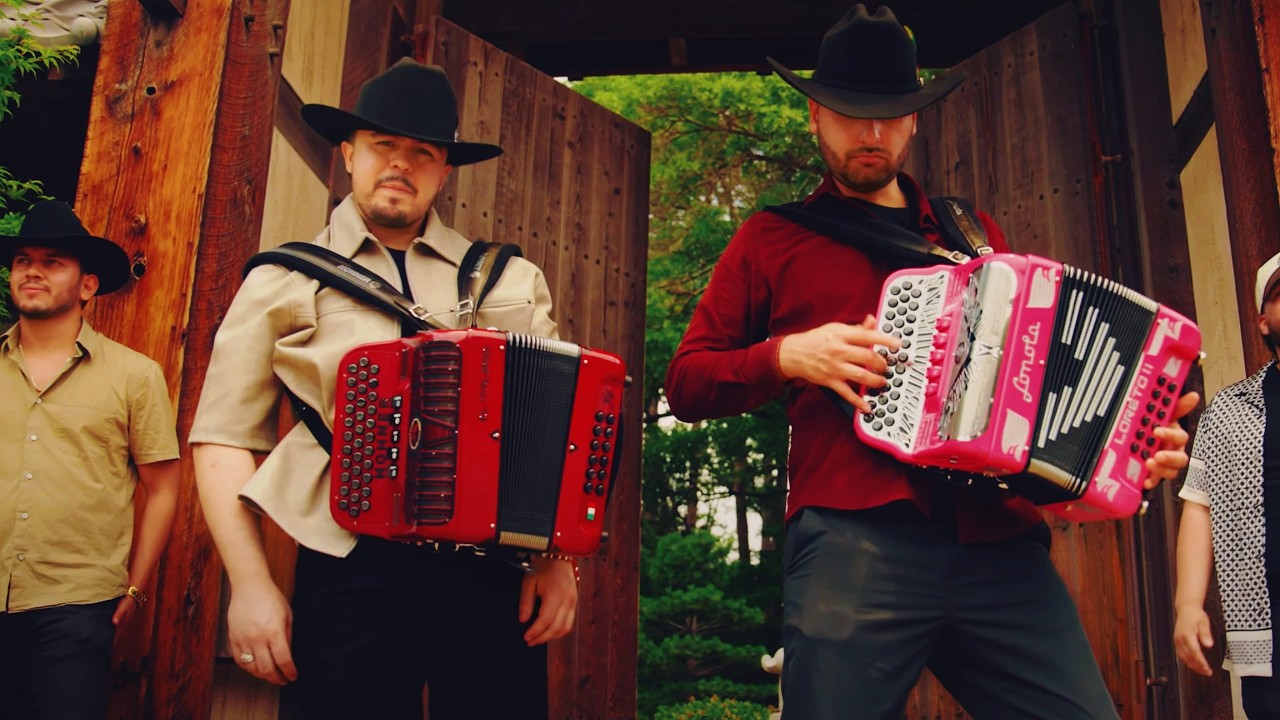 Grupo La Etiqueta, Diego Oyama - A Veces