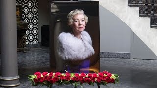 Церемония прощания с народной артисткой РФ Александрой Назаровой Церемония прощания с народной артисткой РФ Александрой Назаровой