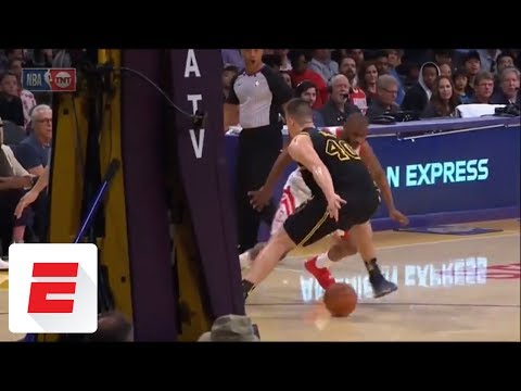 Chris Paul viciously nutmegs Ivica Zubac on the way to an easy layup | ESPN