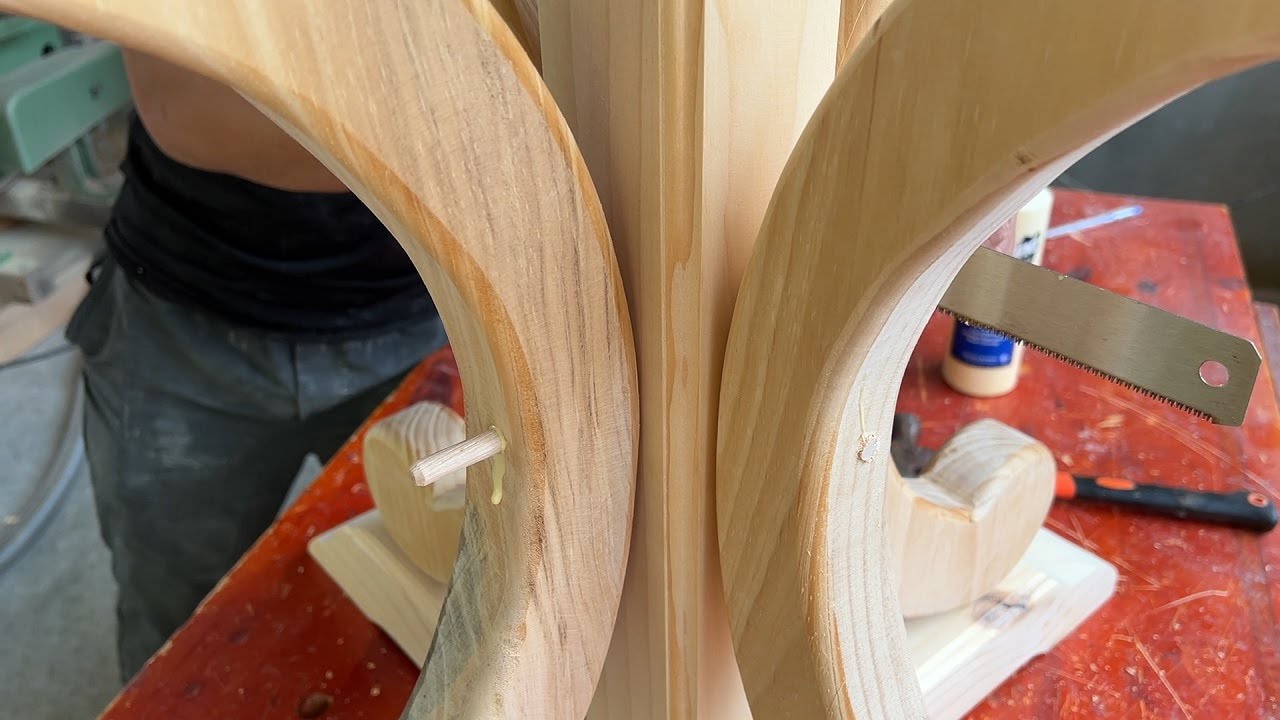 Simple Woodworking // How To Build a DIY ROUND COFFEE TABLE