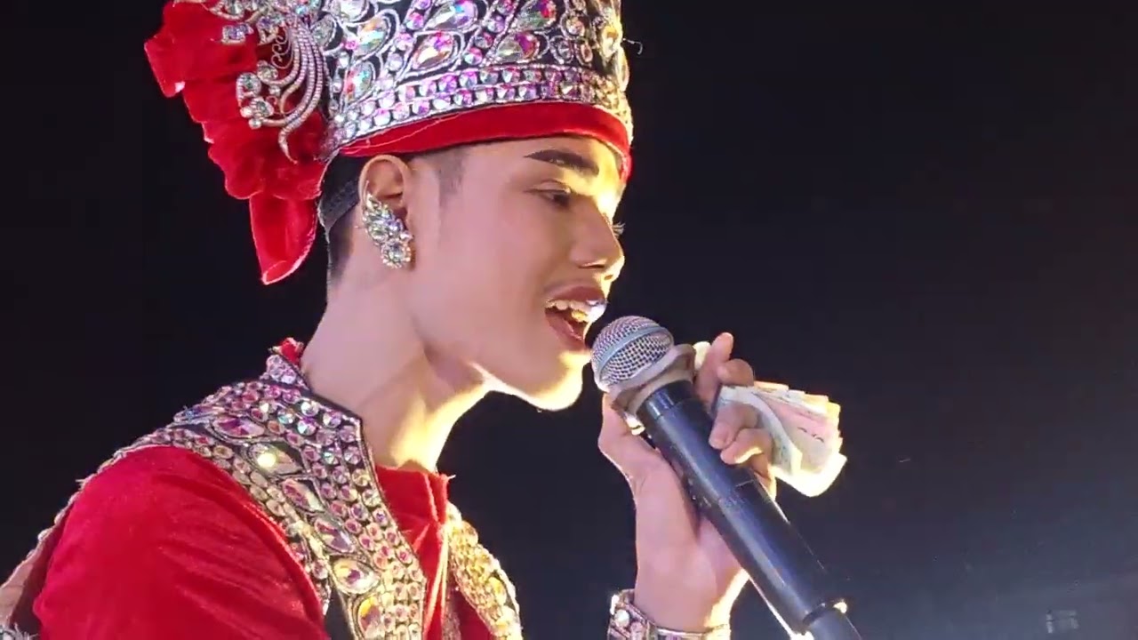 ฉากแรกลำ เต้ยมันๆ มานะ และทีมงาน จ้า