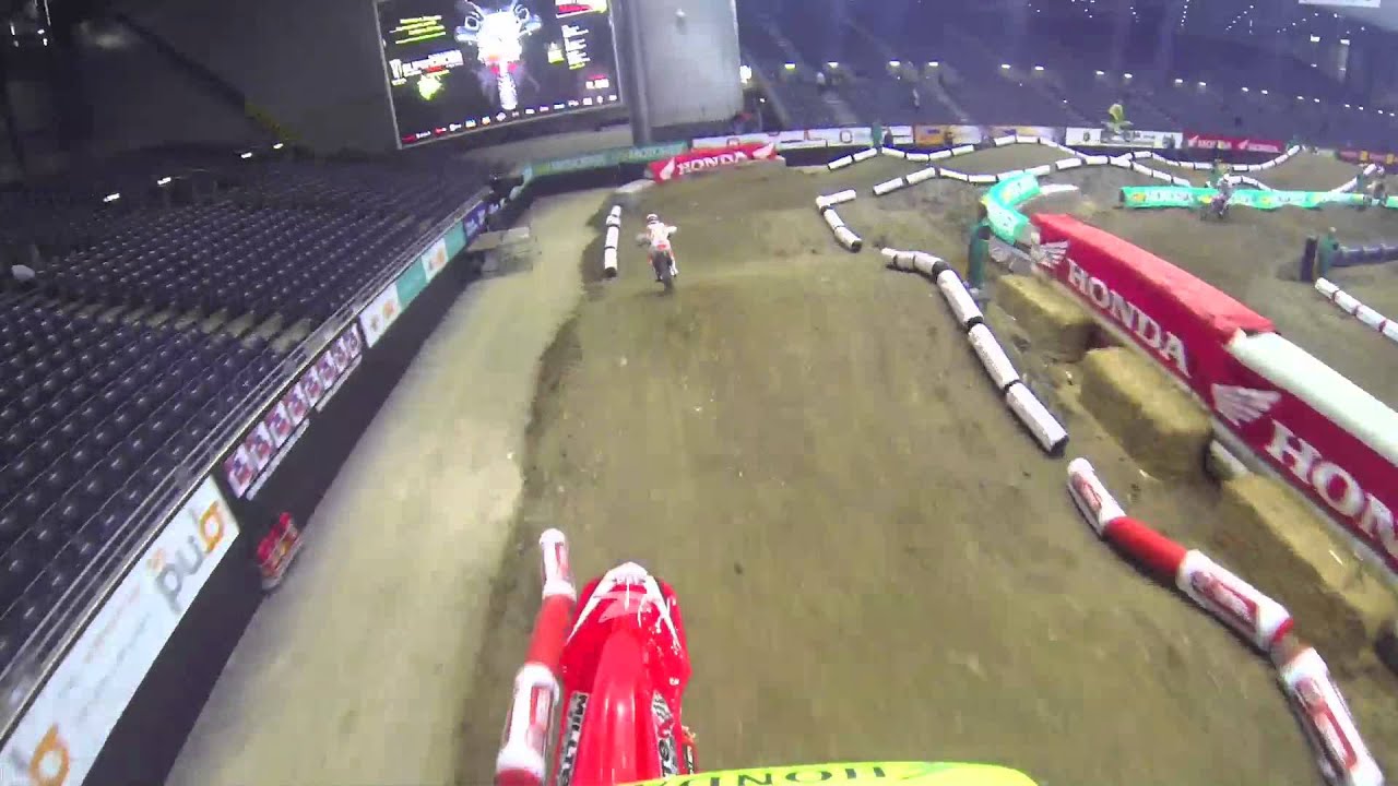 Julien Bill behind Wil Hahn at the Geneva Supercross video phone beyonce mp3