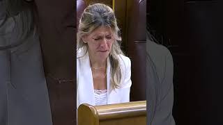 Las lágrimas de Yolanda Díaz al escuchar las palabras de Sánchez dedicadas a su padre fallecido