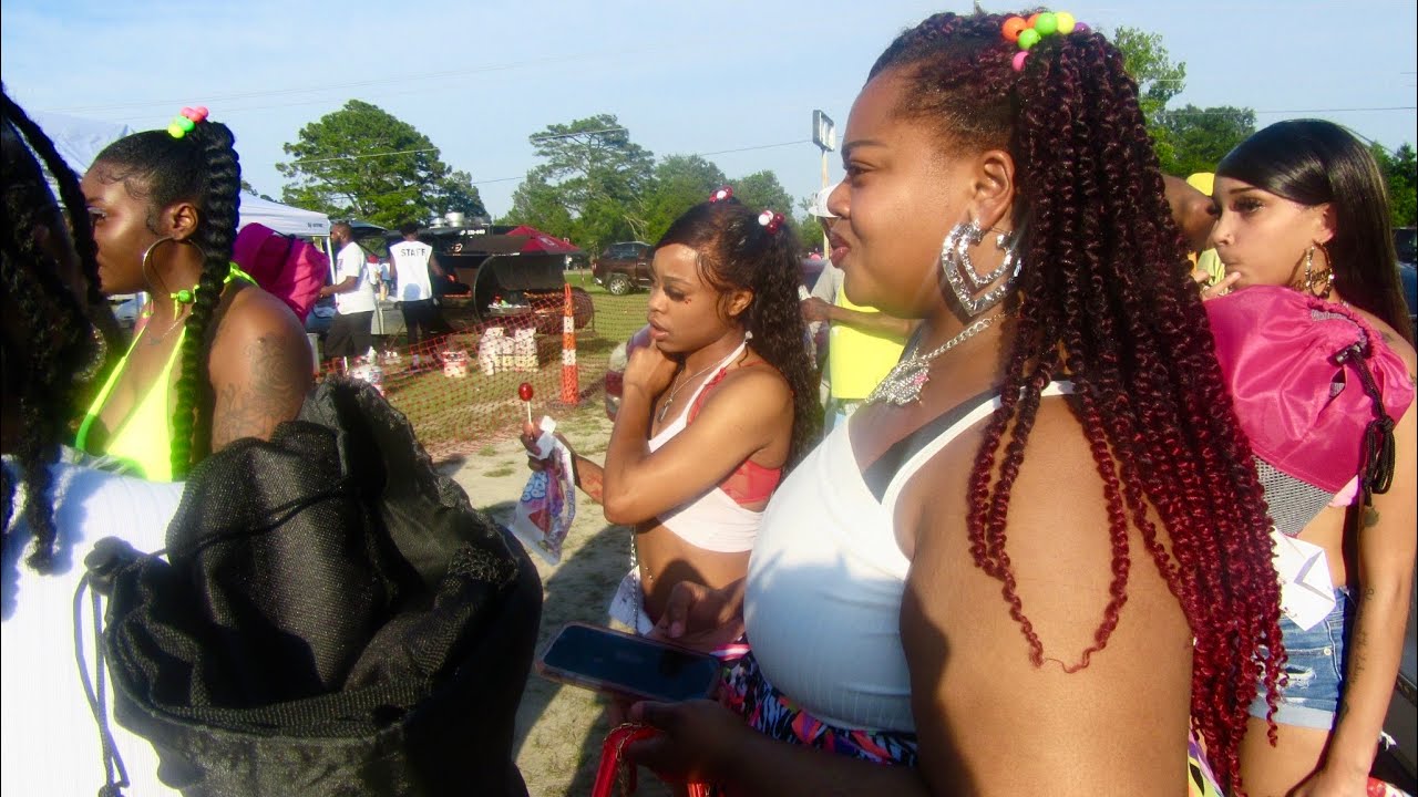 Public Interview AT FREAKNIK | Team 90s or 2000s👀