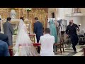 Novio canta en el altar