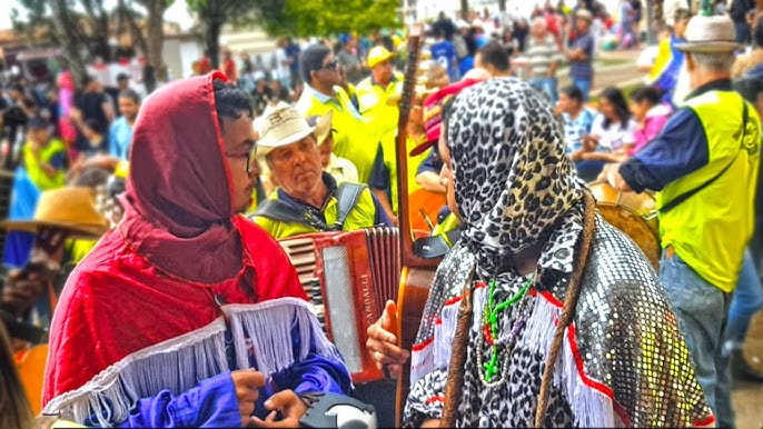 Folia de Reis em São Pedro da União - MG . . . . . #foliadereis #comp