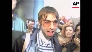 Funny Oasis (Liam &amp; Noel) Fans - Perth (Airport), Australia 1998