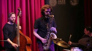 Download Lagu Suite Salada, Albert Cirera \u0026 Tres Tambors MP3