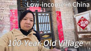 Peaceful Chinese Village Life | Foraging Fresh Greens in 100-Year-Old Village
