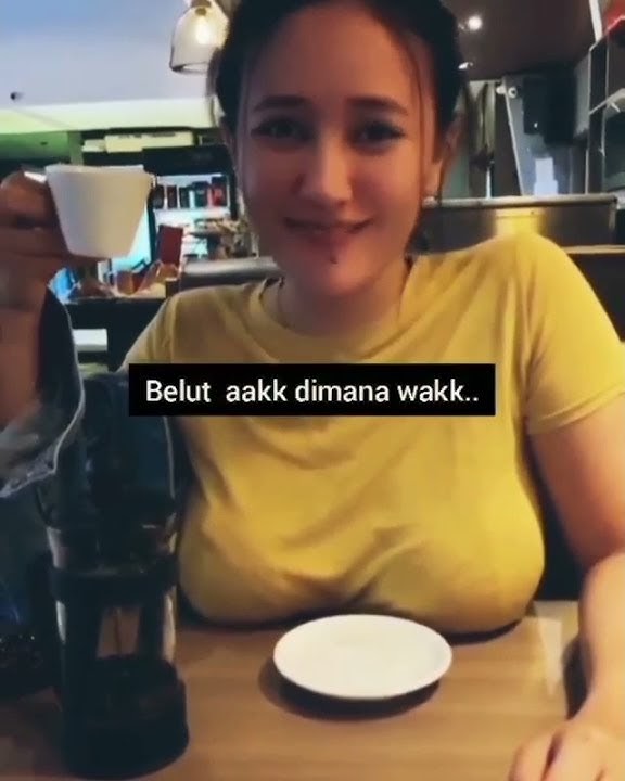 VIRALL!! CEWEK SEKSI PANTUN TENTANG CARI BELUT😂🤣 SHORT-VIDEO