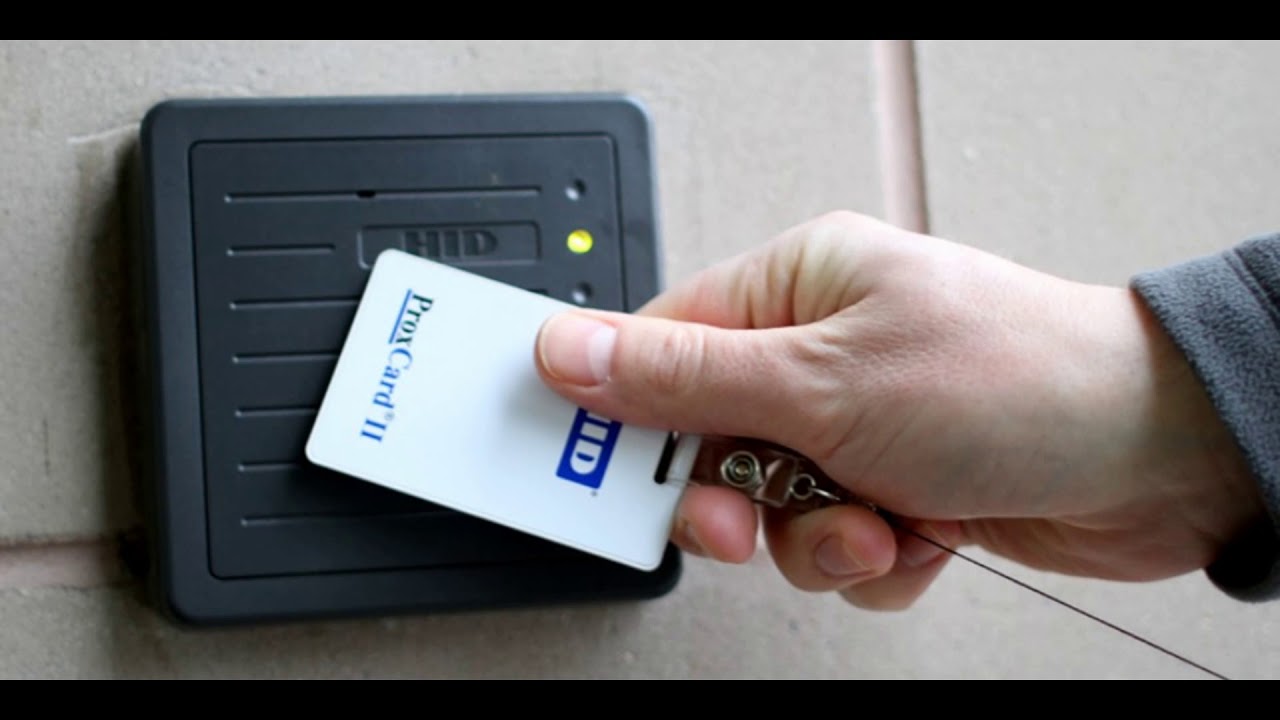 Старая карта доступа. Hid PROXCARD II. Сканер для считывания RFID-меток. RFID считыватель дверь. Считыватель NFC для СКУД.