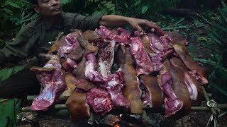 FULL VIDEO: It rained all day, a big animal got caught in a trap | Preserved by smoking in the rain