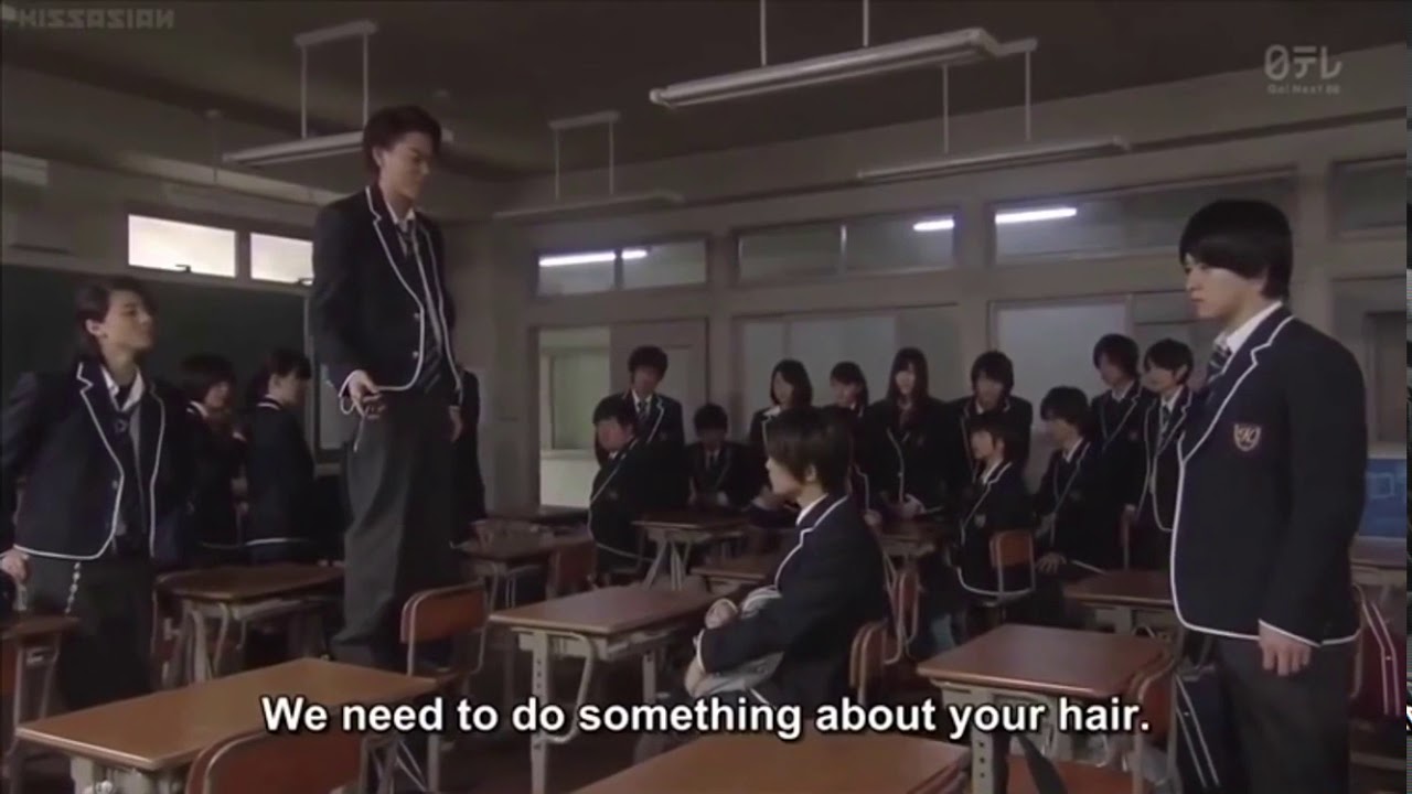 このクラス荒れすぎwww友達を裏切りwww