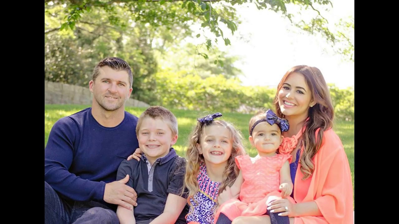 Dan Uggla and his wife and children 