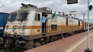 22860 MGR Chennai Central - Puri SF Express चेन्नै सेन्ट्रल-पुरी सुपरफास्ट एक्सप्रेस #indianrailway