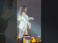 معجب يفقد وعيه بسبب حركة هيفاء وهبي المثيرة