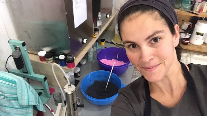 Making Pink & Black Swirled Bath Bombs!