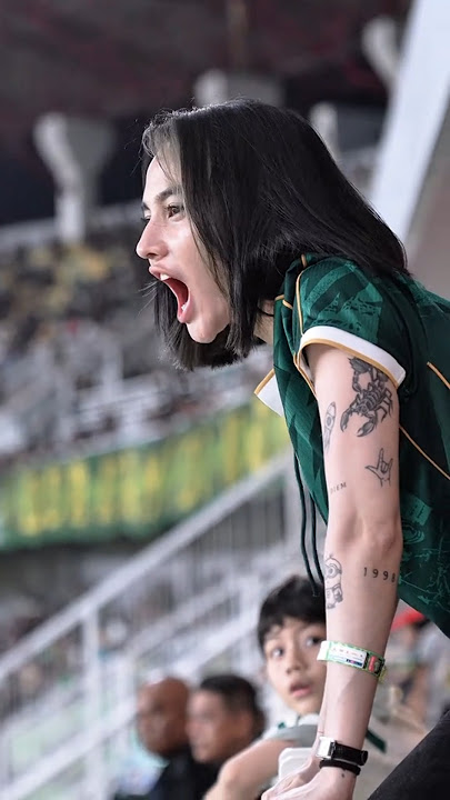 Arlida Putri's POV while watching PERSEBAYA Jii 🔥🔥❤️❤️