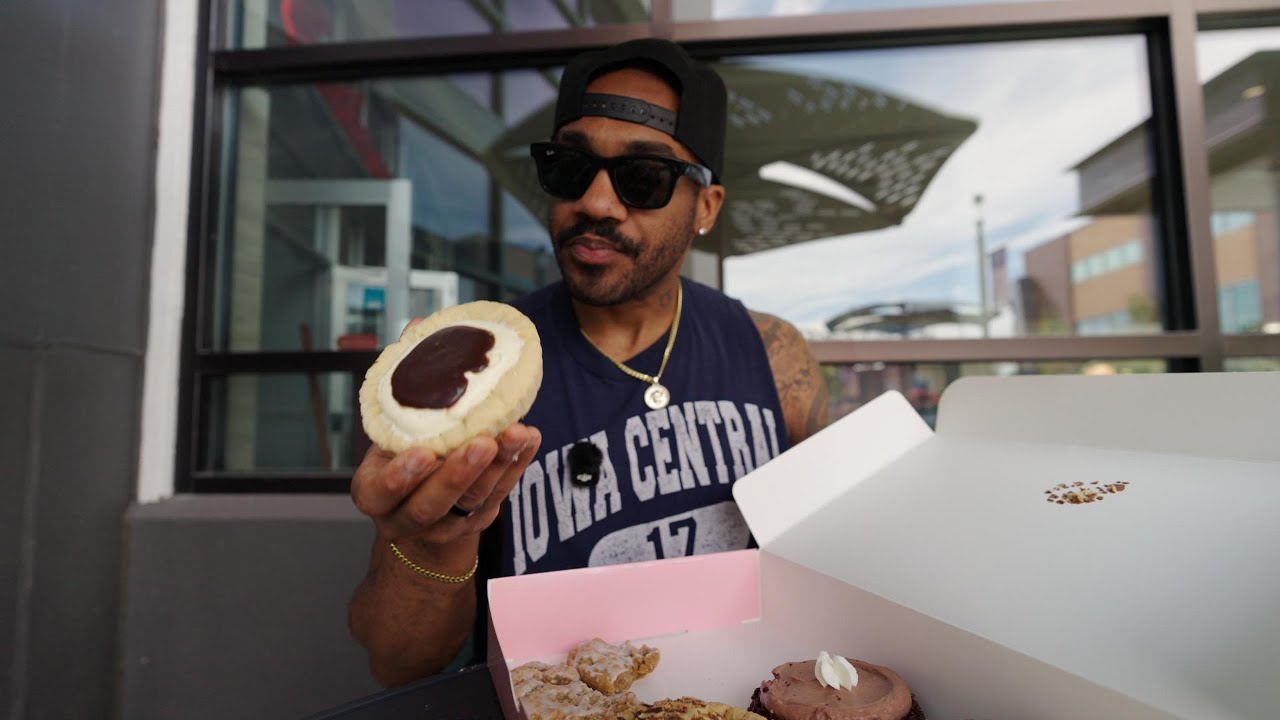 Trying Crumbl's Weekly Secret Menu