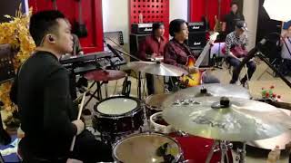 Sing me back home-Tantowi Yahya & Friends