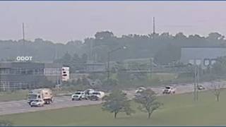 Shoplifting suspect clings to moving car in attempt to flee from police in Ohio