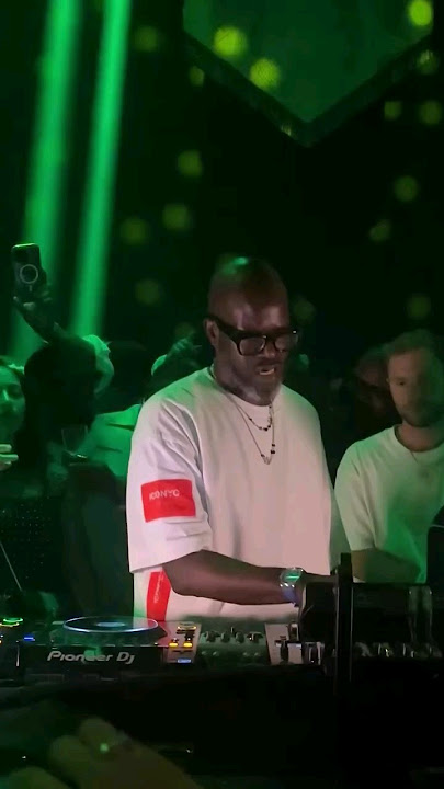 Black Coffee dropping Meera's remix of Superman w/Carlita 🇪🇸🥵🔥 #carlita #blackcoffee #ibiza #techno