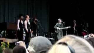 Suzanne - Leonard Cohen Dublin 2008