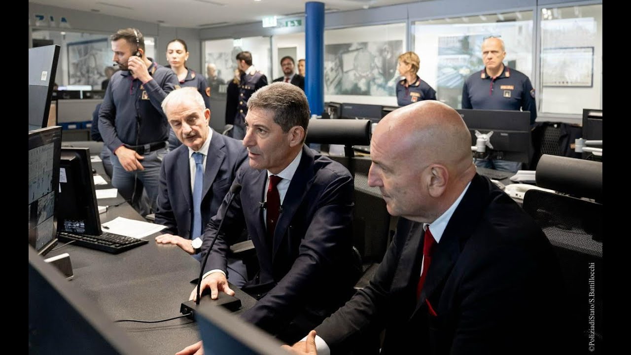 Gli auguri di Natale del capo della Polizia Pisani agli agenti in strada