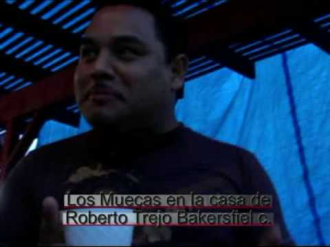 Los muecas en la casa de Roberto Trejo en Bakersfield c.