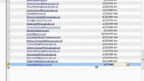 Microsoft Access 2010 - Entering Data Into A Table - Tutorial
