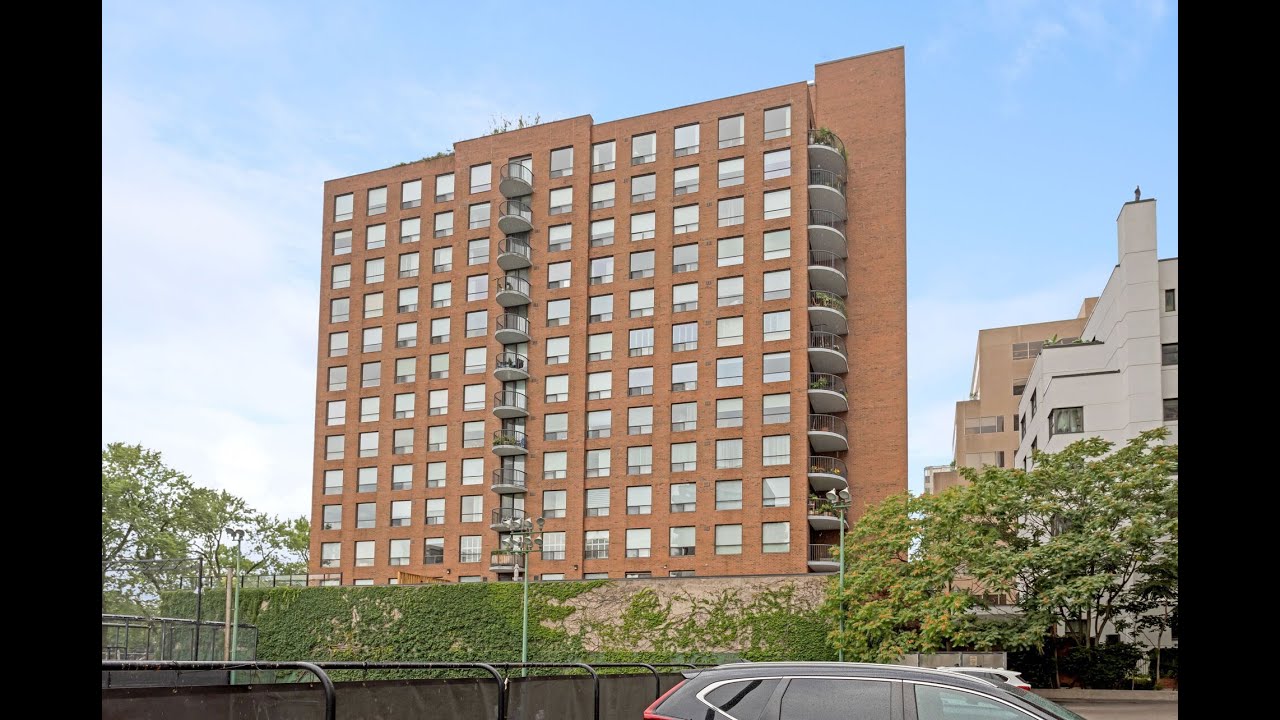 1104-47 St. Clair Avenue West, Toronto, ON