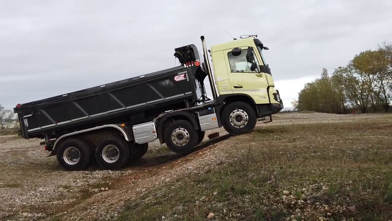 Essai du camion de chantier Volvo FMX 8x4