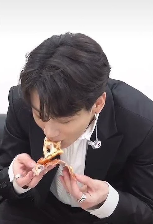 look how jin chewing food after he see how jk eating😂😂😂😂😂