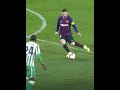 Lionel Messi is the only human that can pull up a chip from THIS angle!😳 #football #barcelona #messi