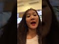 Đậu xe chắn trước cửa hàng, một chiếc ô tô bị dán kín đồ dùng của chị em phụ nữ
