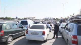 Затор из автомобилей образовался на границе с Узбекистаном
