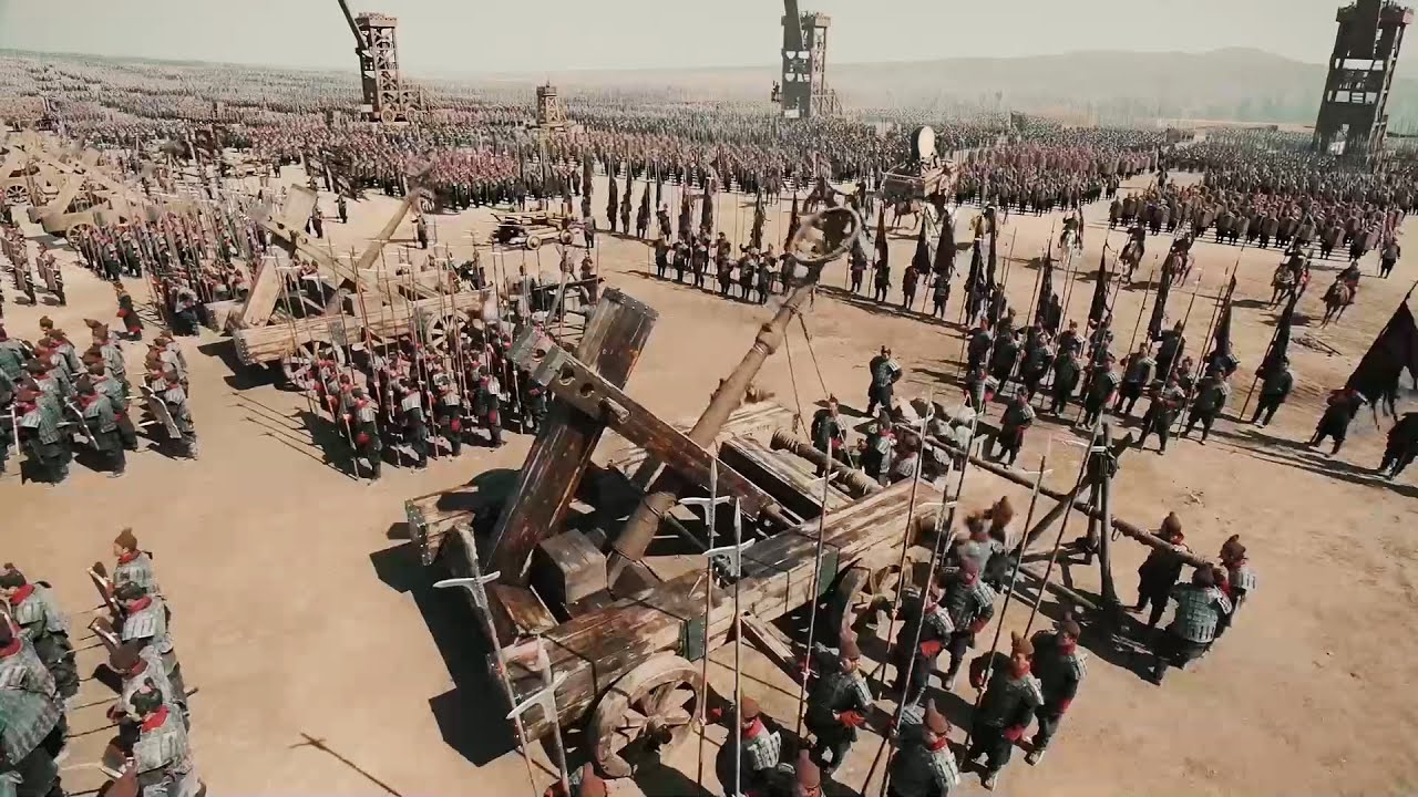 邯鄲之戰爆發，30萬秦軍遲遲無法攻破趙國防線，趙王將秦使扔下城門示威！