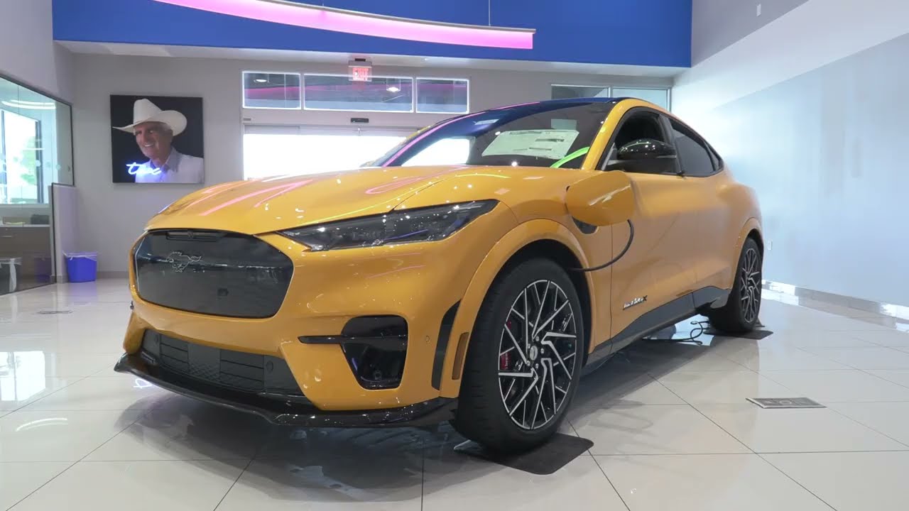 Earnhardt Ford Showroom Quick Look