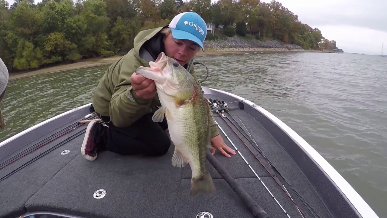 FLW Costa Championship - Big largemouth on a topwater