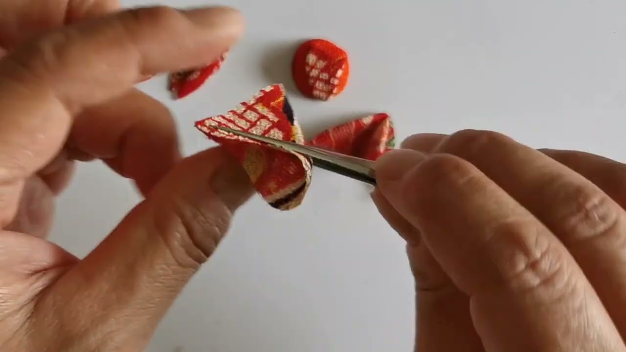 つまみ細工でかわいい金魚つくろ！