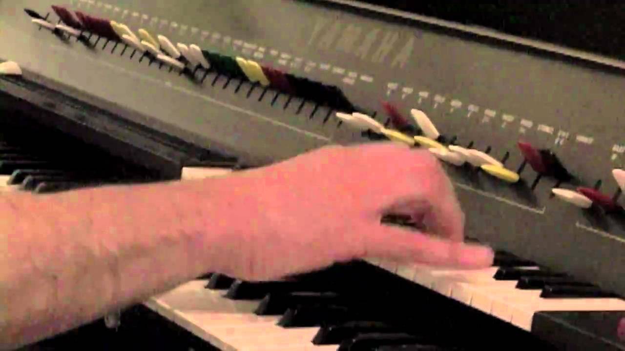 Miguel Kertsman Demonstrates the legendary Yamaha EX-42 Electone