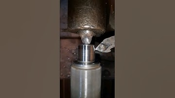 how to cut a  thread on a manual Lathe 35 second #manual Lathe machine #engineering #2023 #worms